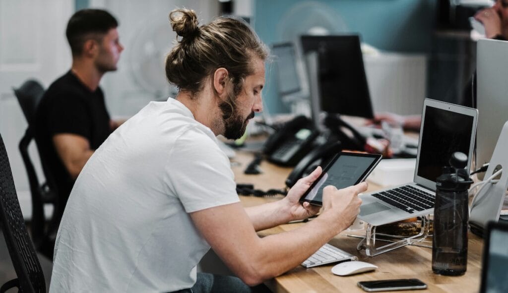Large Employers Grapple with Return-to-Office Mandates